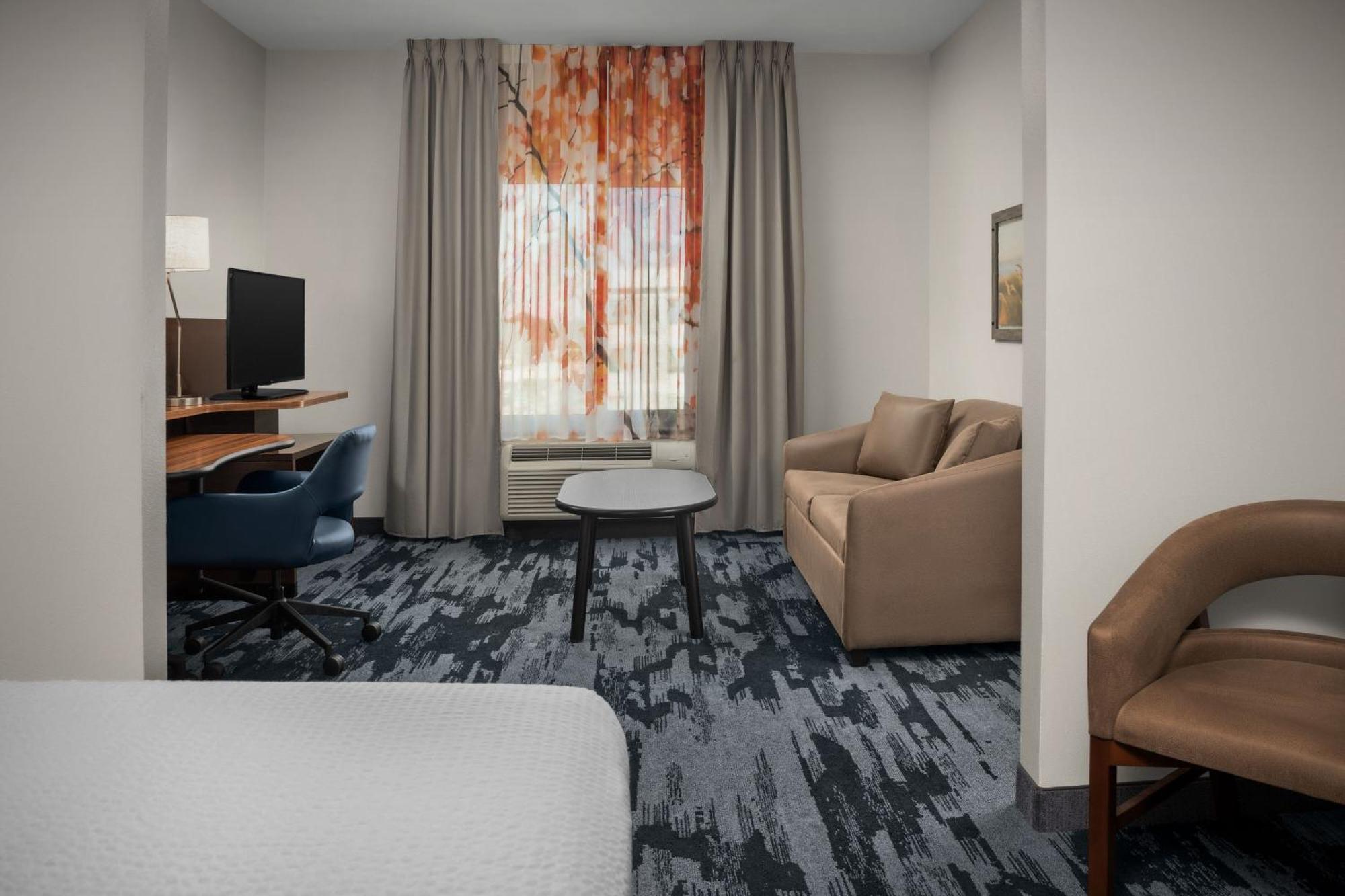 Fairfield Inn & Suites By Marriott Panama City Beach Upper Grand Lagoon Eksteriør bilde