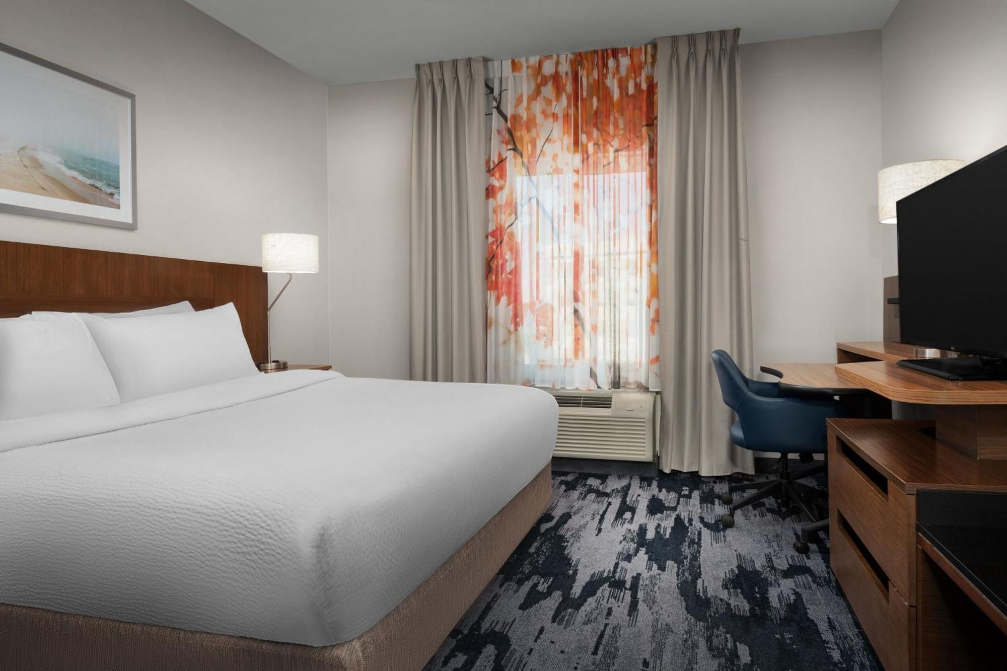 Fairfield Inn & Suites By Marriott Panama City Beach Upper Grand Lagoon Eksteriør bilde