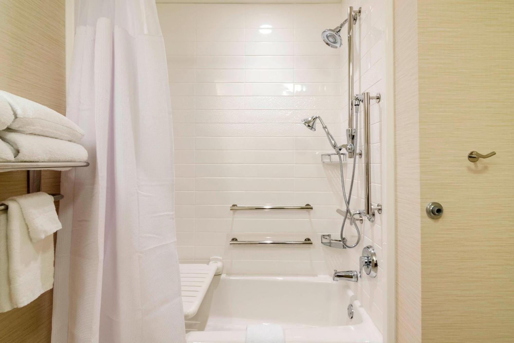 Fairfield Inn & Suites By Marriott Panama City Beach Upper Grand Lagoon Eksteriør bilde